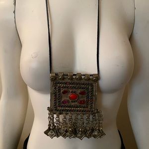 Vintage BoHo necklace. Metal with colored stones